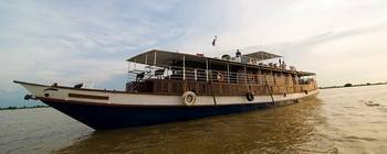 Travelers with Phnom Penh - Siem Reap with Toum Tiou Cruise